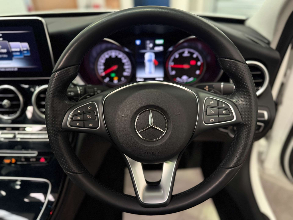 Mercedes-Benz C Class Amg C 63 S Premium #12