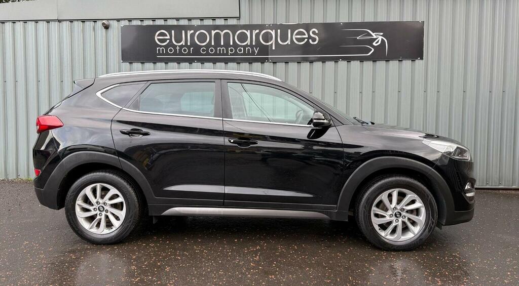 Hyundai Tucson 1.7 Crdi Blue Drive Premium Euro 6 Ss Black #2