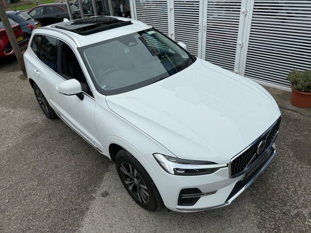 Volvo XC60 2022 2.0H T6 Recharge 18.8Kwh Core Suv White #3