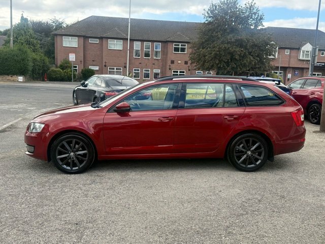 Skoda Octavia 2015 1.4 Tsi Elegance Estate Eur Red #4