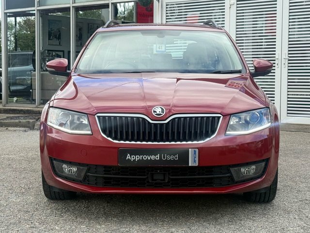 Skoda Octavia 2015 1.4 Tsi Elegance Estate Eur Red #2