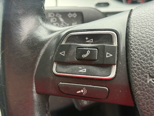 Volkswagen CC Saloon 2.0 Black #33