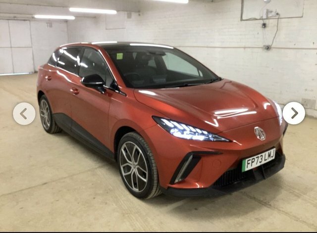MG MG4 77Kwh Trophy Extended Range Hatchback Red #4
