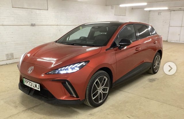 MG MG4 77Kwh Trophy Extended Range Hatchback Red