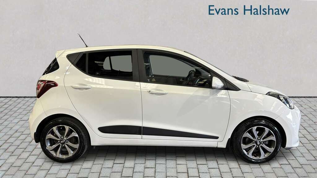 Hyundai I10 1.2 Premium Se 2017 YL17BVY White #3