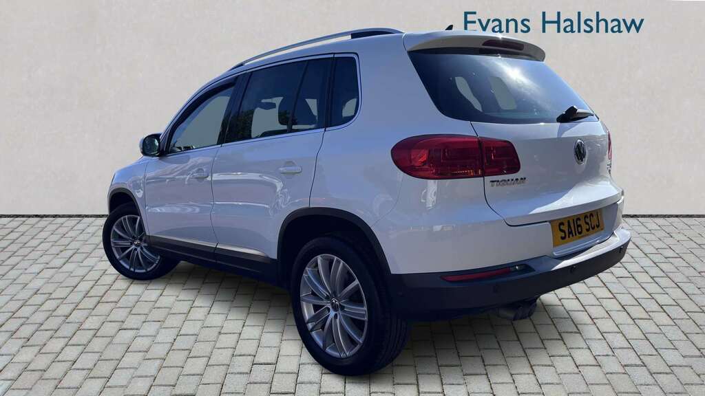 Volkswagen Tiguan 2.0 Tdi Bluemotion Tech Match Edition 150 2016 White #2