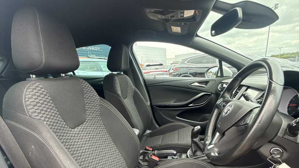 Vauxhall Astra 1.4T 16V 150 Sri 2017 BF17HNJ Silver #3