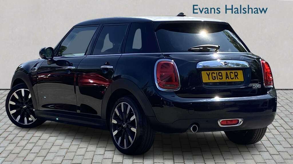 Mini Hatch 1.5 Cooper Exclusive II 2019 YG19ACR Black #2