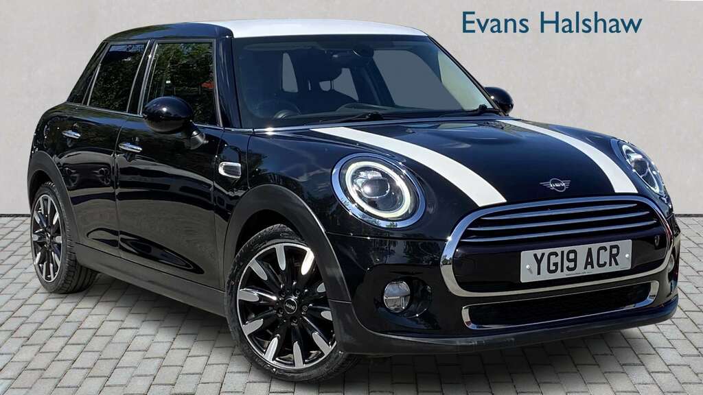 Mini Hatch 1.5 Cooper Exclusive II 2019 YG19ACR Black
