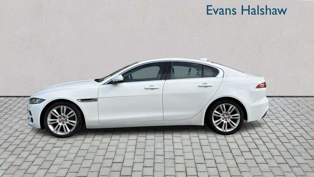 Jaguar XE 2.0 Se 2020 AE20OAG White #3