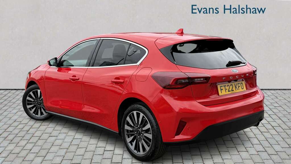Ford Focus 1.0 Ecoboost Titanium Vignale 2022 FT22KFO Red #2