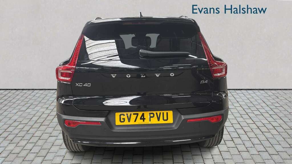 Volvo XC40 2.0 B4p Plus Dark 2025 GV74PVU Black #5