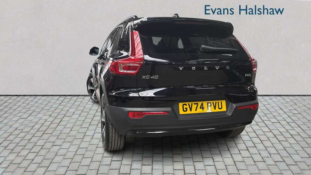 Volvo XC40 2.0 B4p Plus Dark 2025 GV74PVU Black #2