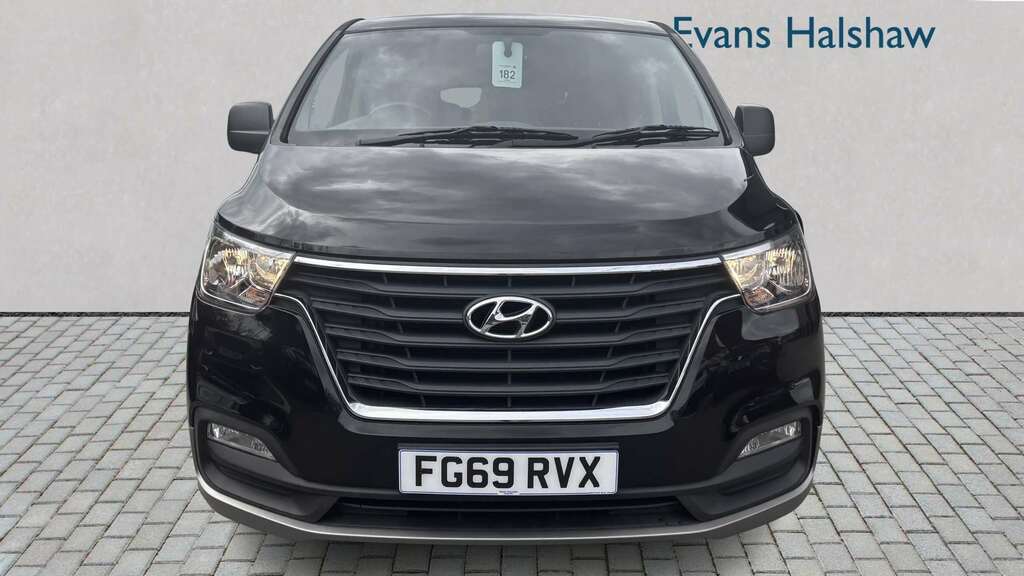 Hyundai I800 2.5 Crdi Se Nav 2019 Black #5