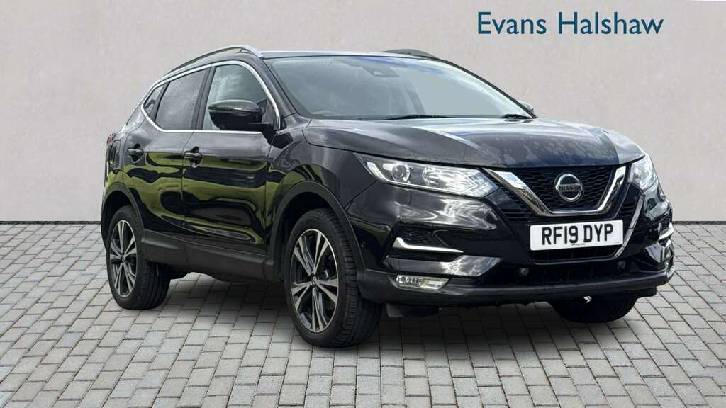 Nissan Qashqai 1.3 Dig-t N-connecta Executive Pack 2019 Black