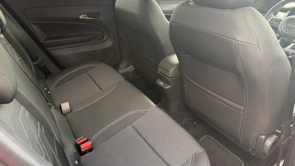 Jeep Avenger 1.2 Summit 2025 Red #4