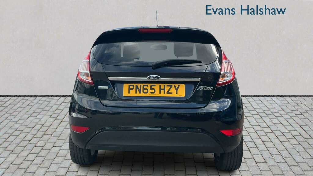 Ford Fiesta Hatchback White #5
