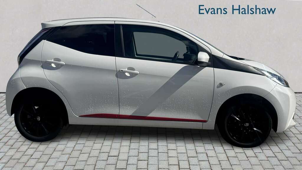 Toyota Aygo 1.0 Vvt-i X-press 2018 White #3