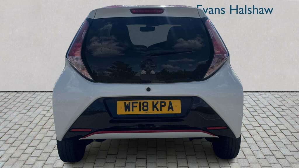 Toyota Aygo 1.0 Vvt-i X-press 2018 White #6