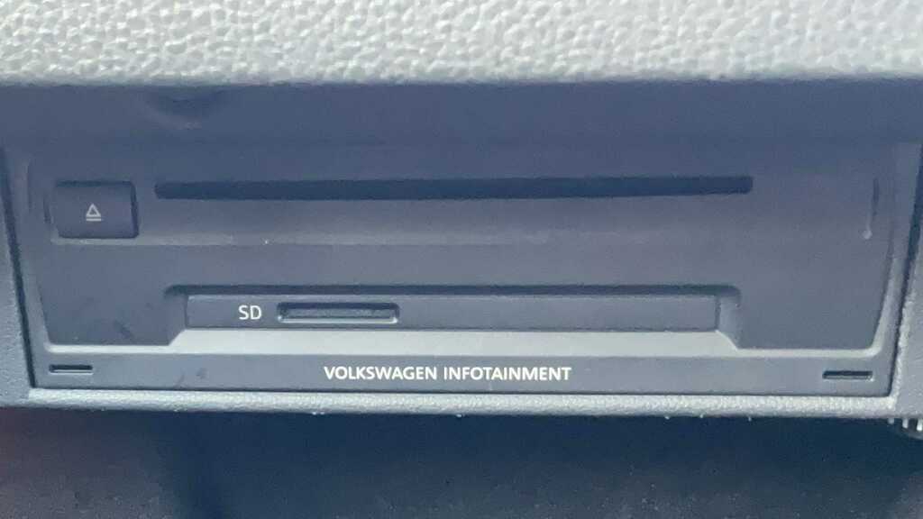 Volkswagen Golf Hatchback White #16