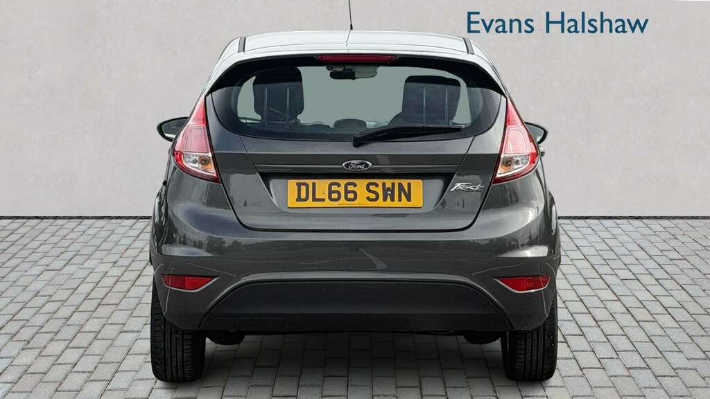 Ford Fiesta Titanium Silver #5