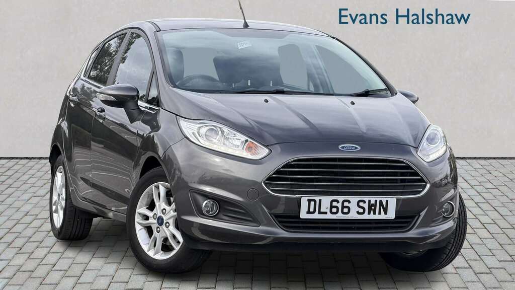 Ford Fiesta Titanium Silver #1
