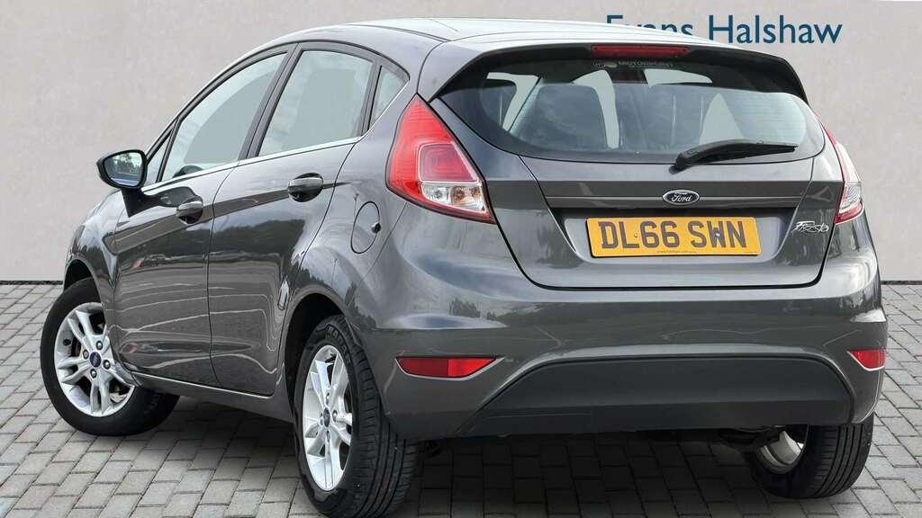 Ford Fiesta Titanium Silver #2