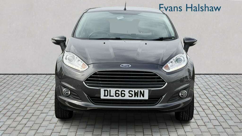 Ford Fiesta Titanium Silver #4