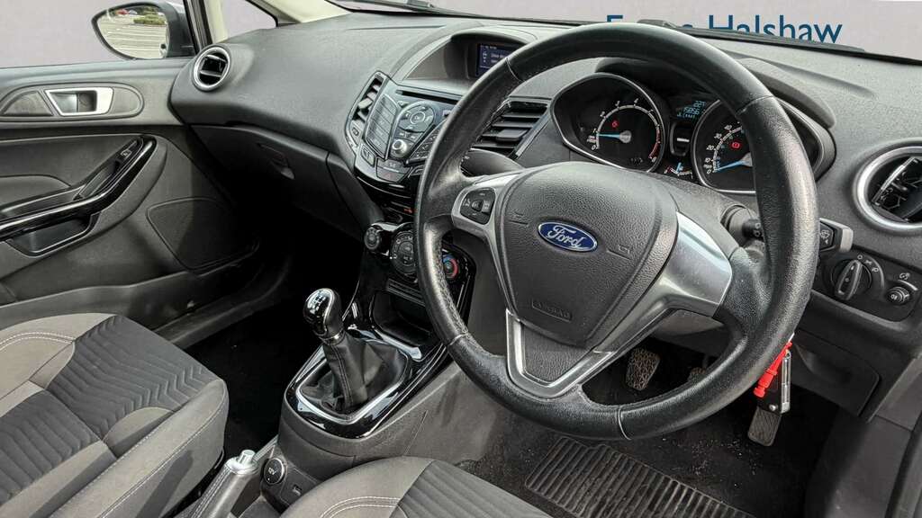 Ford Fiesta Titanium Silver #7