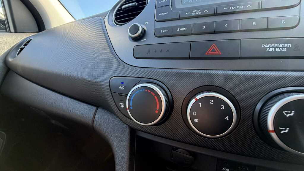 Hyundai I10 Hatchback Blue #26