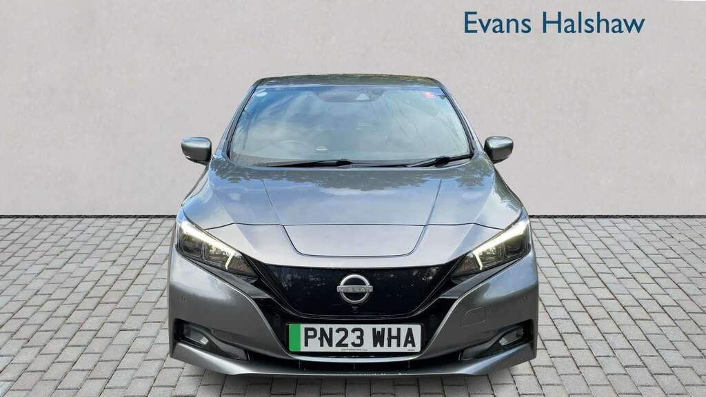 Nissan Leaf 110Kw N-connecta 39Kwh 2023 Grey #4