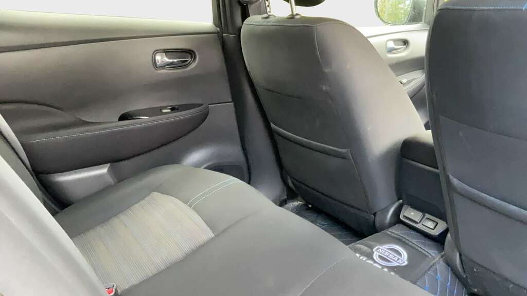 Nissan Leaf Hatchback Black #12