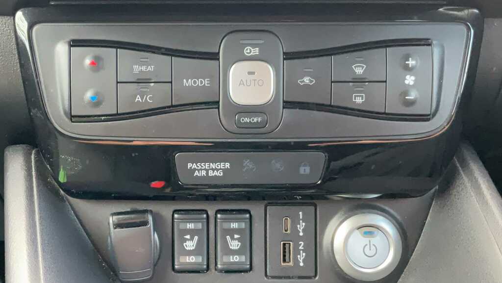 Nissan Leaf Hatchback Black #16