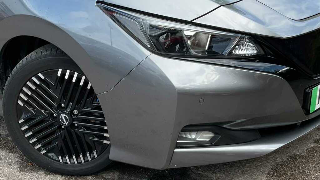 Nissan Leaf Hatchback Black #20