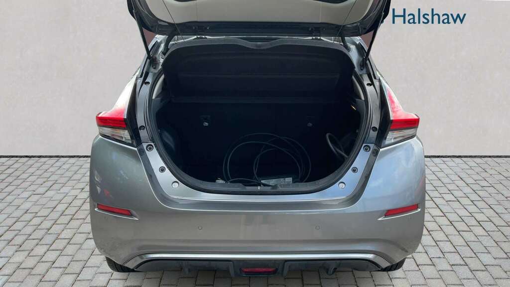 Nissan Leaf Hatchback Black #7