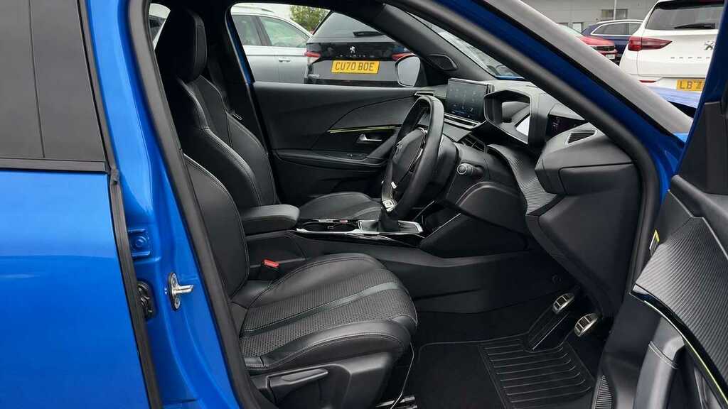 Peugeot 2008 1.2 Puretech 130 Gt Premium Eat8 Orange #3