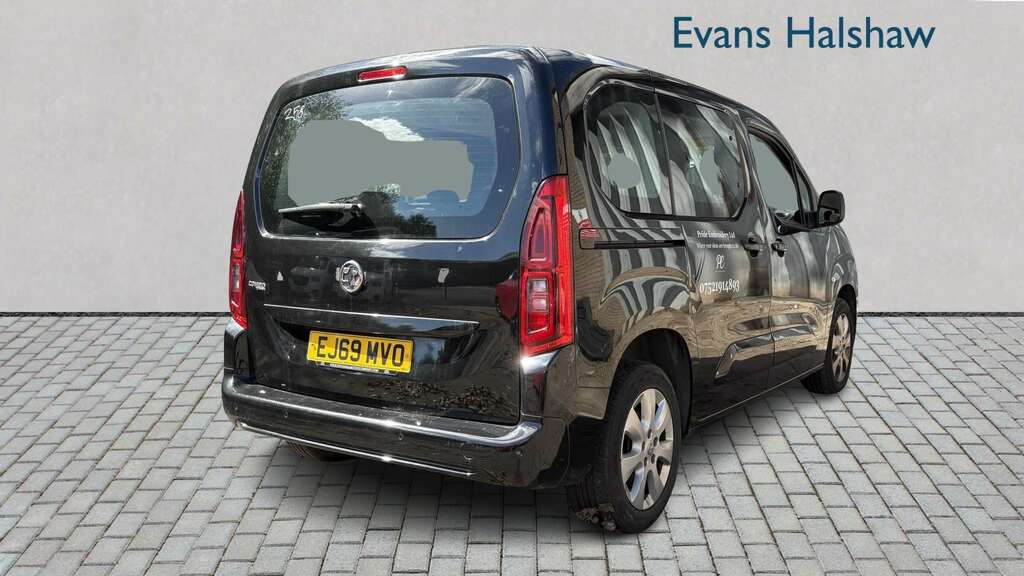 Vauxhall Combo Life 1.5 Turbo D 130 Energy 2020 Black #4
