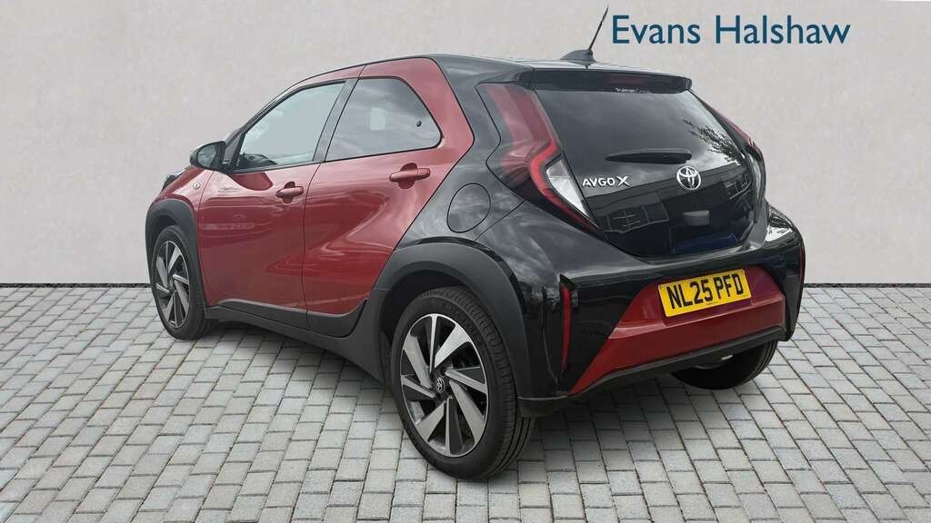 Toyota Aygo X 1.0 Vvt-i Edge 2025 Red #2