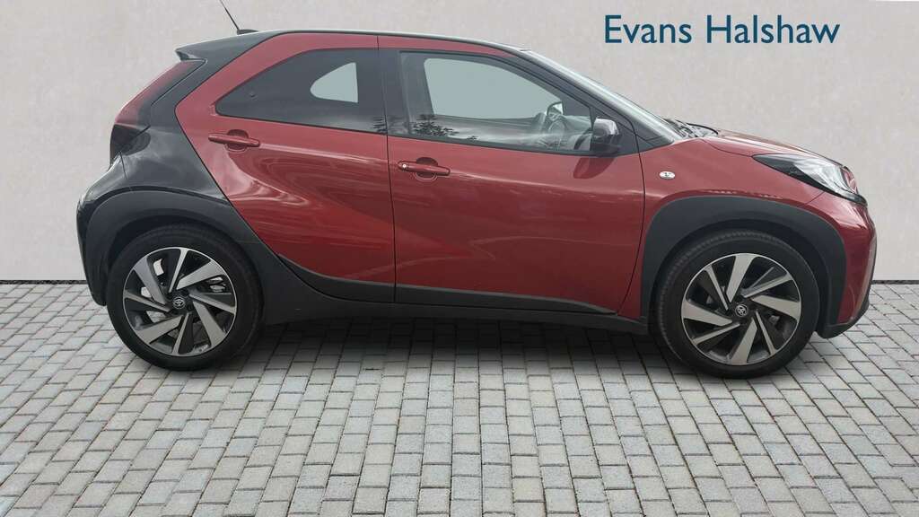 Toyota Aygo X 1.0 Vvt-i Edge 2025 Red #3