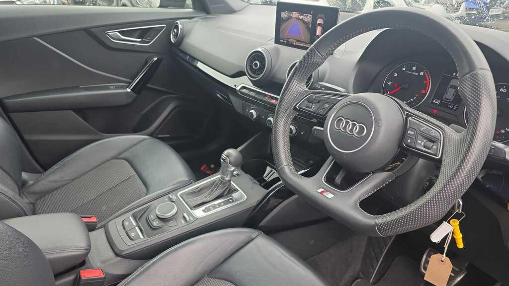 Audi Q2 1.5 Tfsi Cod 35 Black Edition Eu... White #10