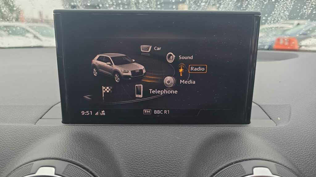 Audi Q2 1.5 Tfsi Cod 35 Black Edition Eu... White #13