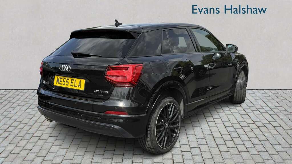 Audi Q2 35 Tfsi Black Edition S Tronic 2019 Black #4