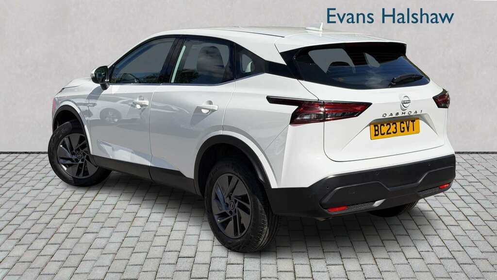 Nissan Qashqai 1.3 Dig-t Mh Acenta Premium 2023 White #2