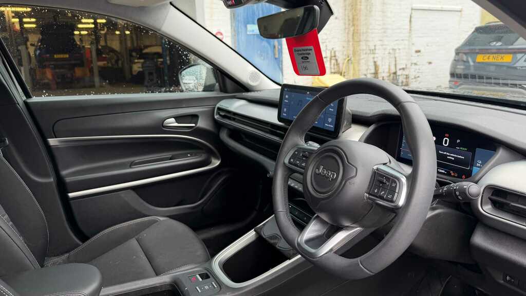 Jeep Avenger 115Kw Summit 54Kwh 2024 Red #5