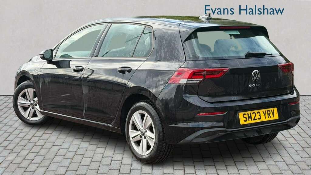 Volkswagen Golf 2.0 Tdi Life Dsg 2023 Black #2