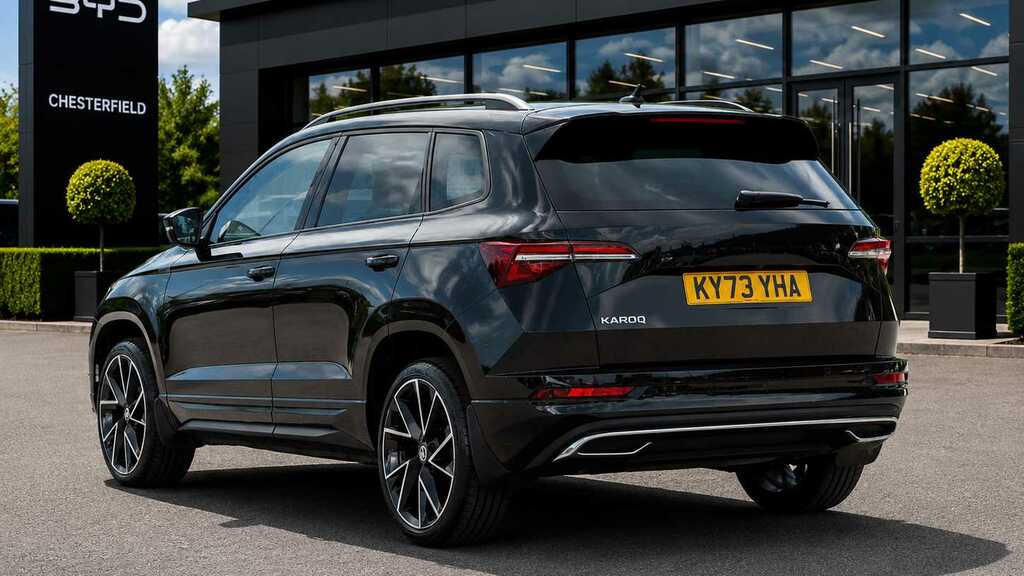 Skoda Karoq 1.5 Tsi Sportline Dsg 2023 Black #2