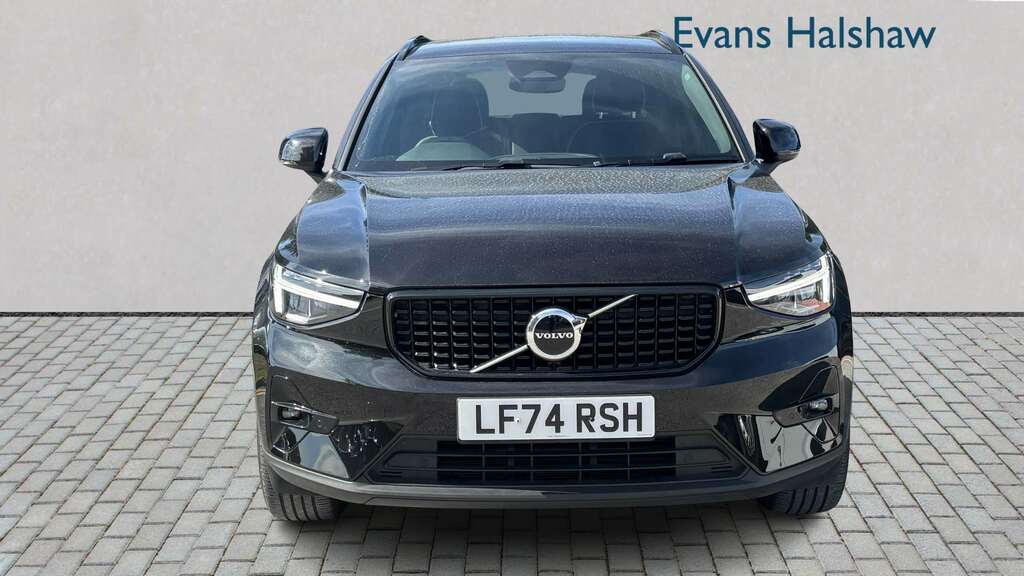 Volvo XC40 2.0 B4p Plus Dark 2025 Black #2