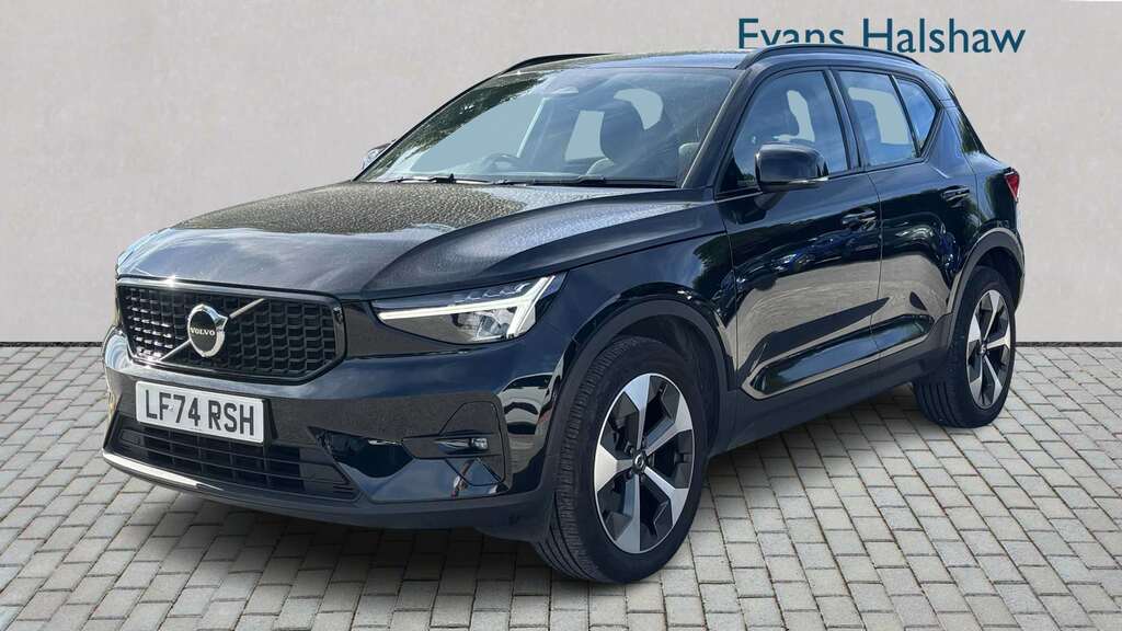 Volvo XC40 2.0 B4p Plus Dark 2025 Black #4