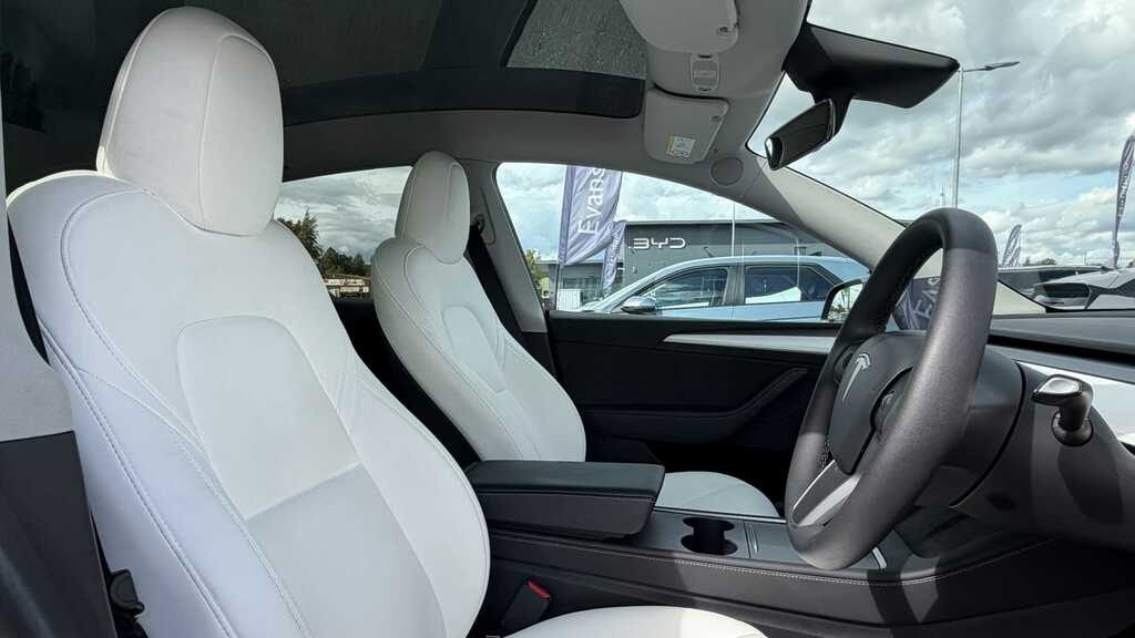 Tesla Model Y Performance Awd 2023 Silver #3