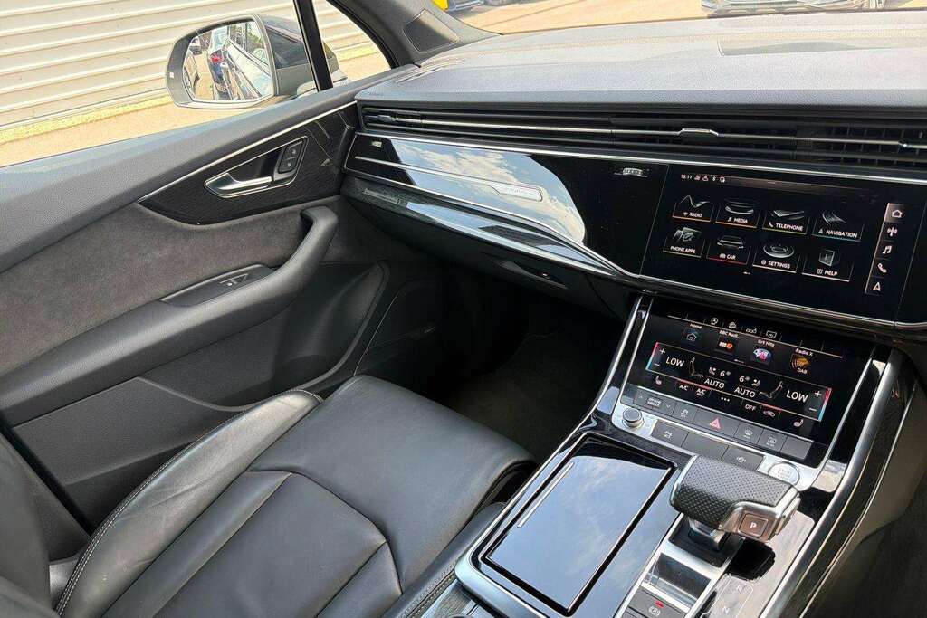 Audi Q7 S Line #38